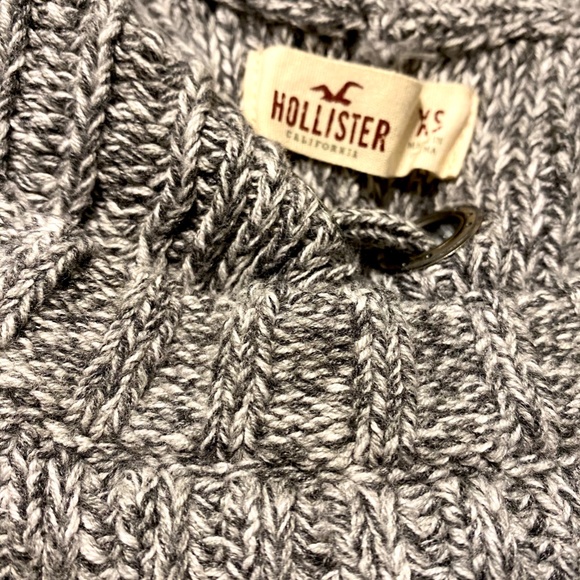 Hollister cropped sweater - Picture 3 of 3